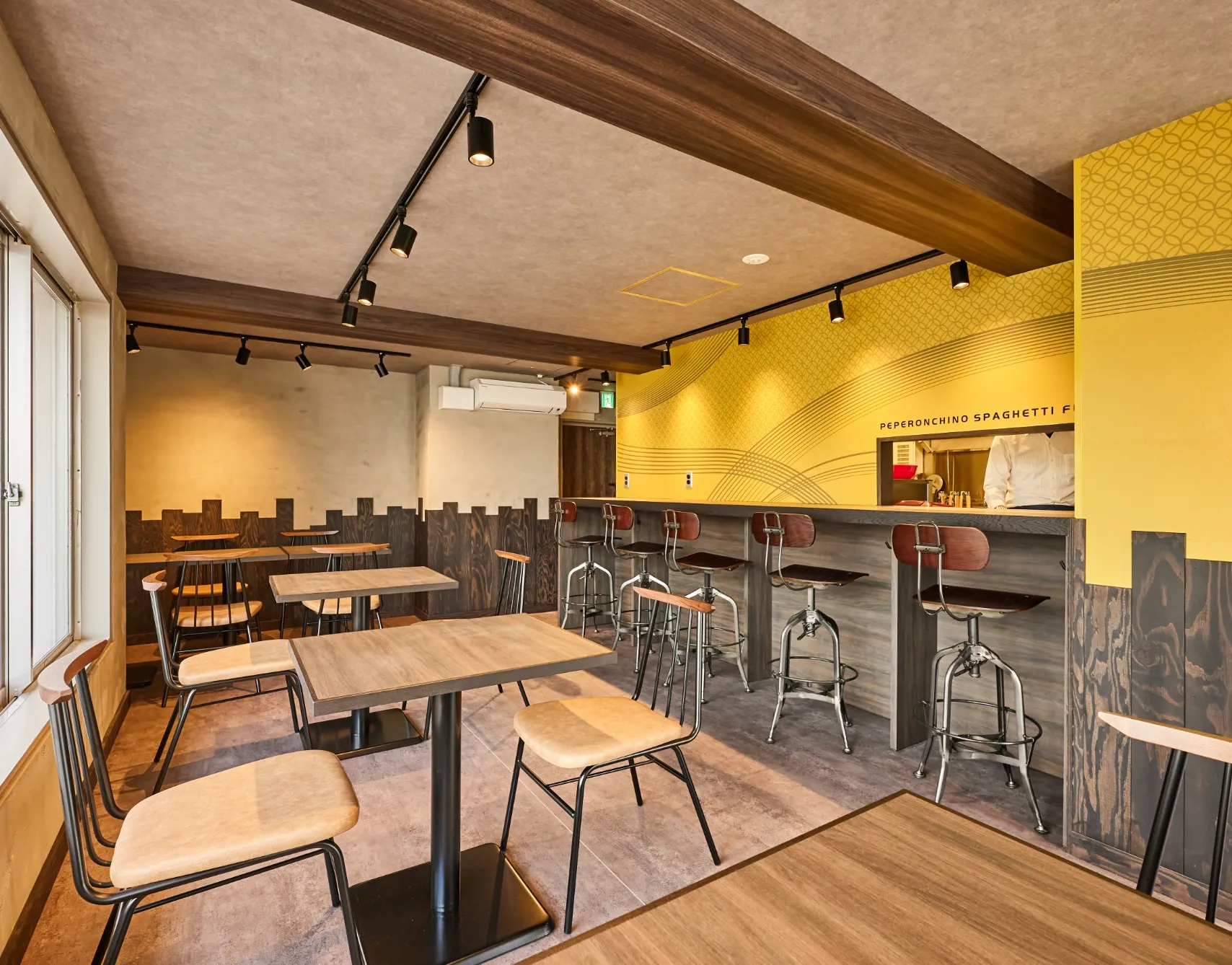 広々とした店内